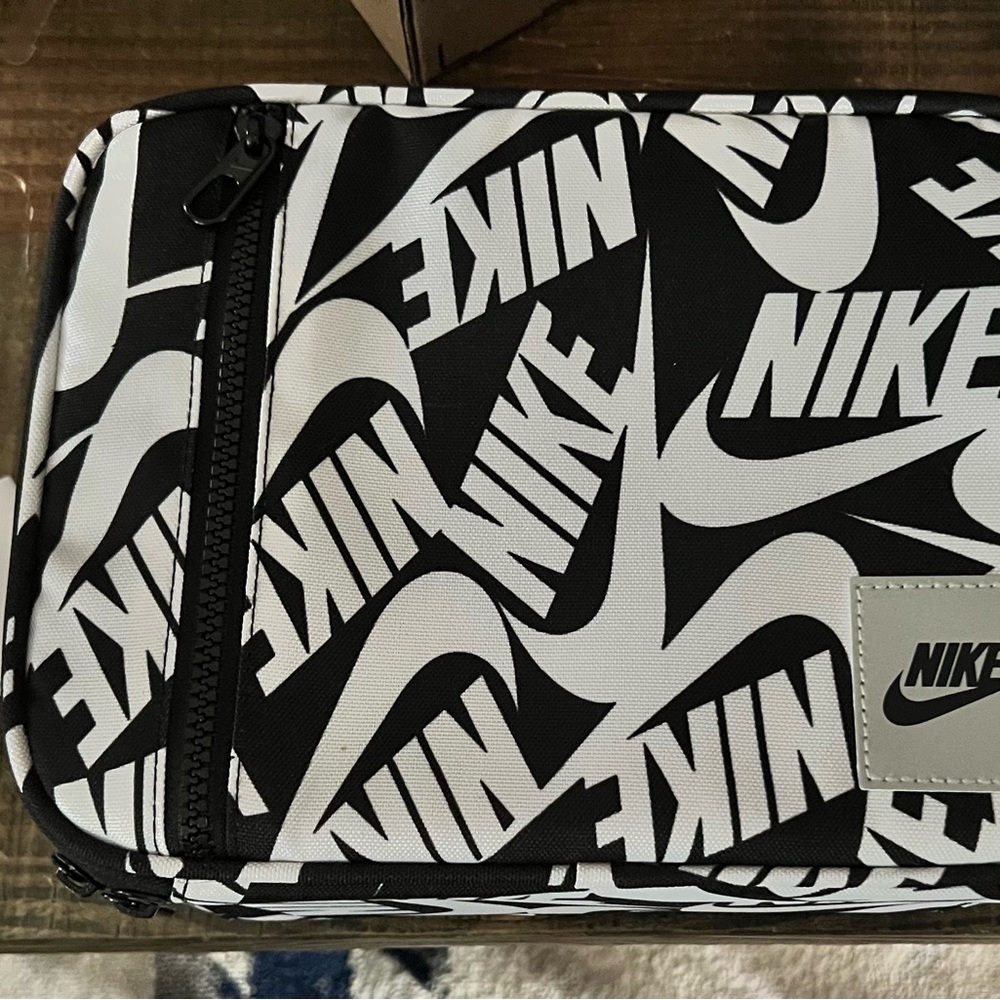 Nike Monochrome Men's Toiletry Bag